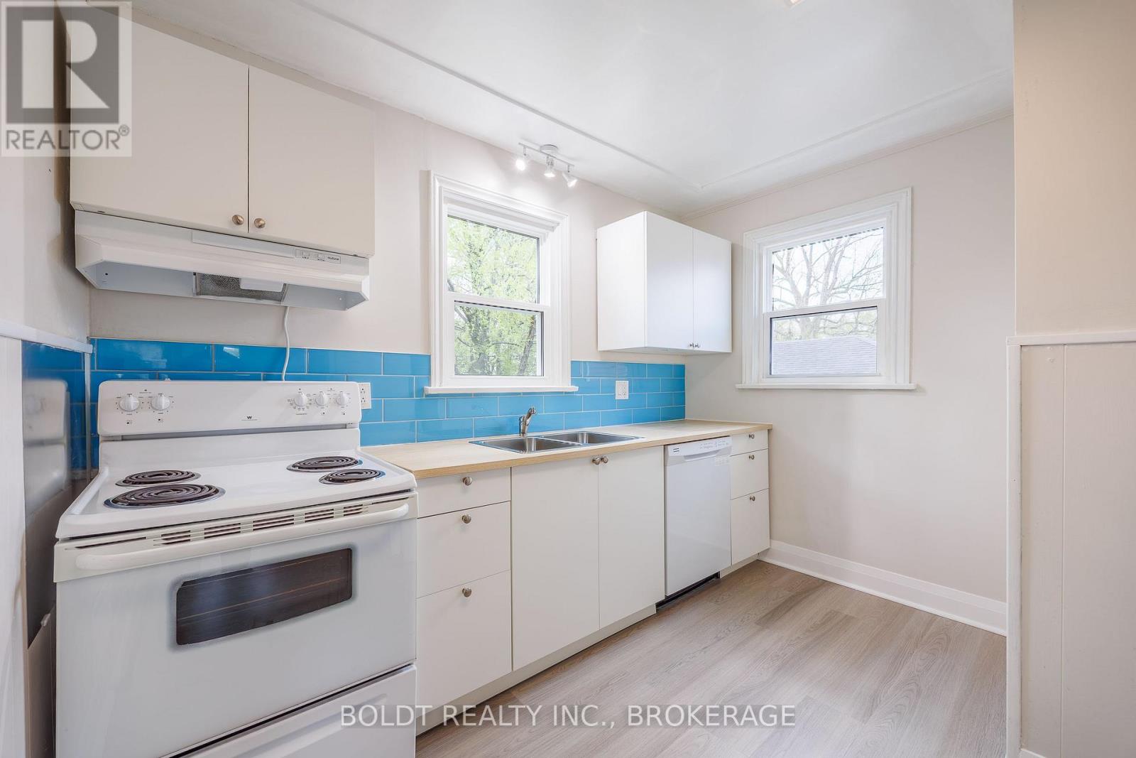 422 WELLAND AVENUE - 10