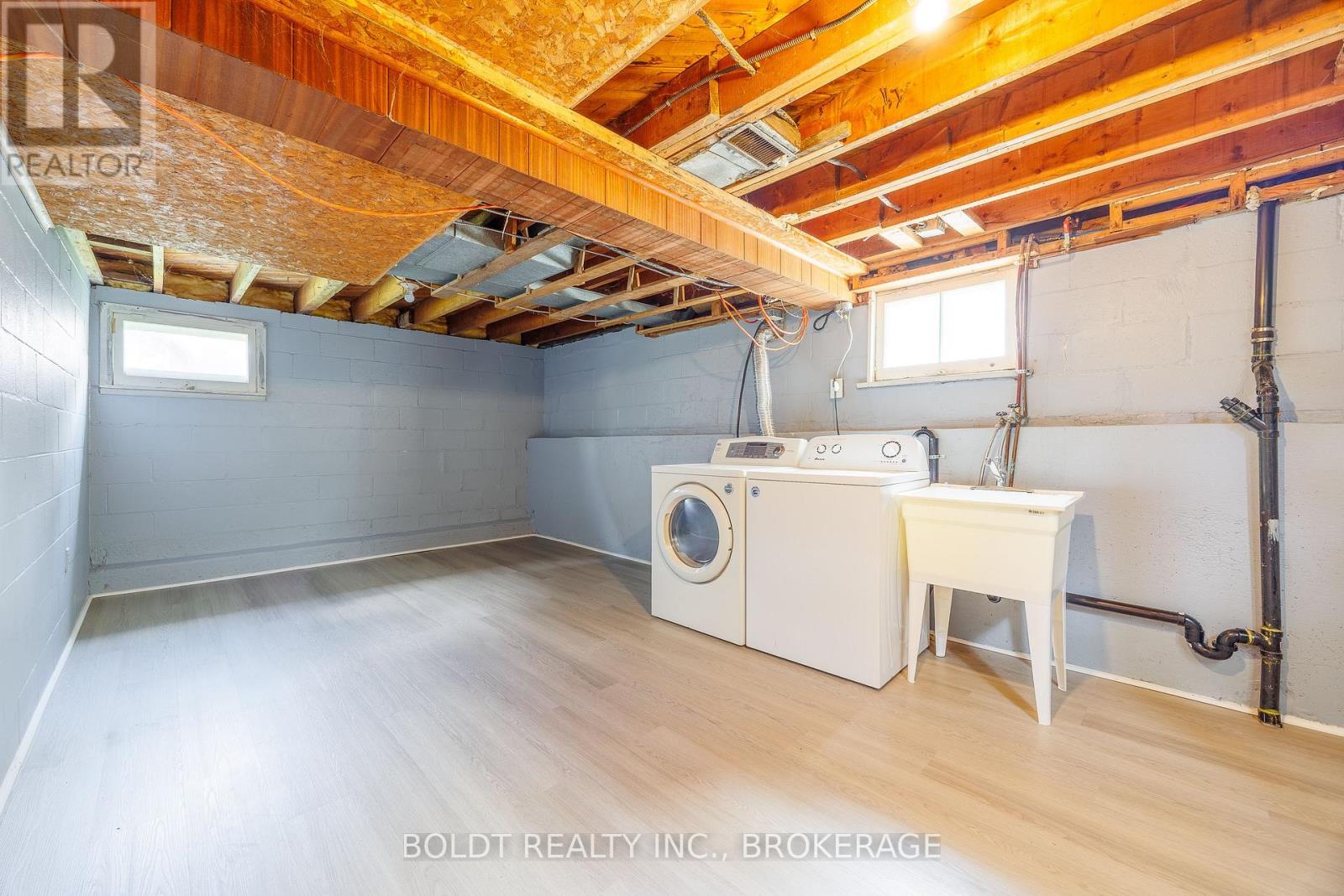 422 WELLAND AVENUE - 14