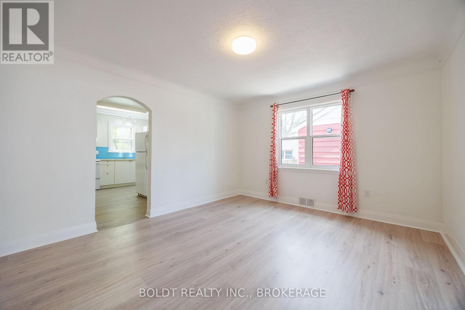 422 WELLAND AVENUE - 7