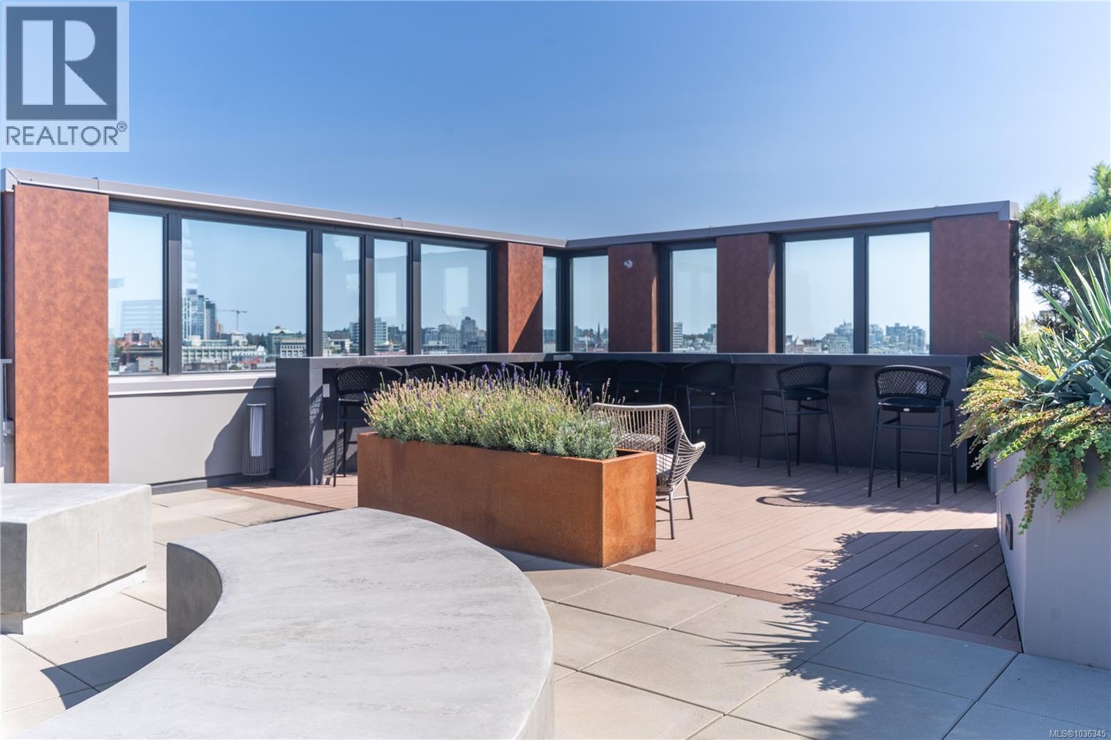 #108 369 Tyee Rd - 35