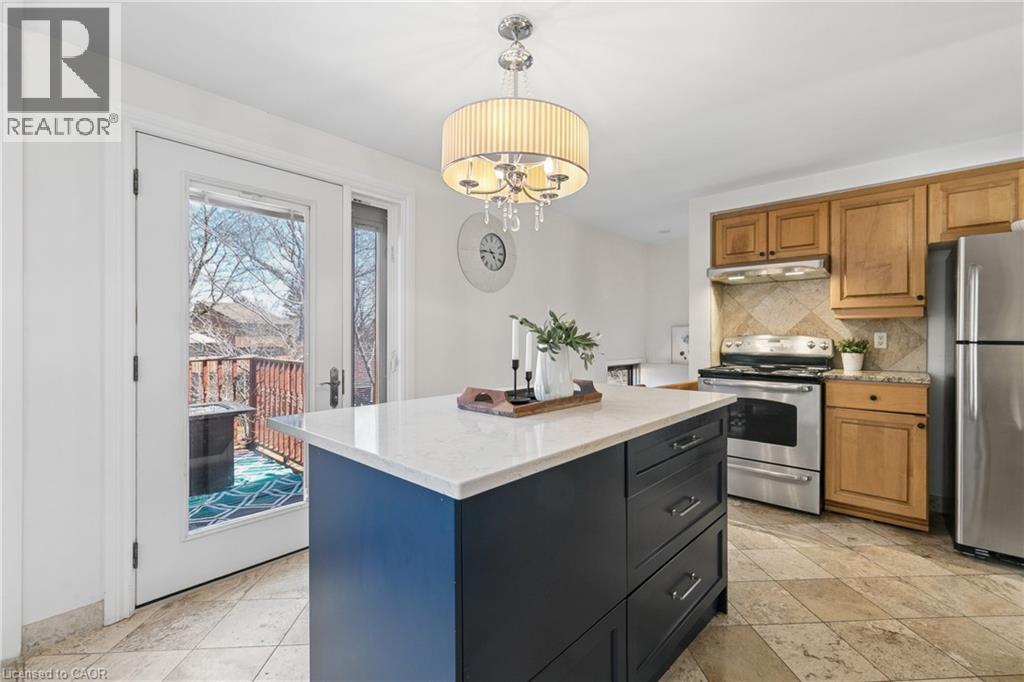 24 BRIAR KNOLL Place - 13
