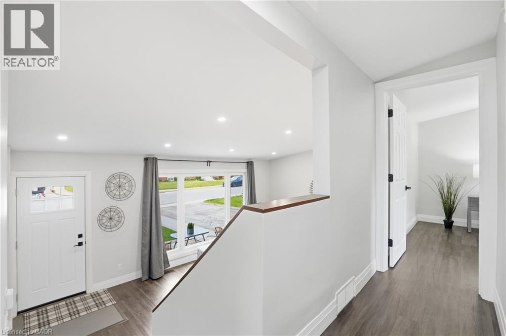 114 LUSCOMBE Street, Hamilton, Ontario, L9A2K1 — Photo 17
