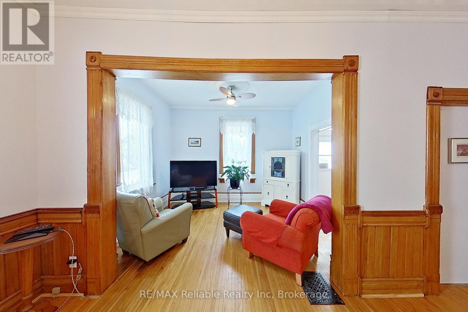 32 RATTENBURY STREET W - 10