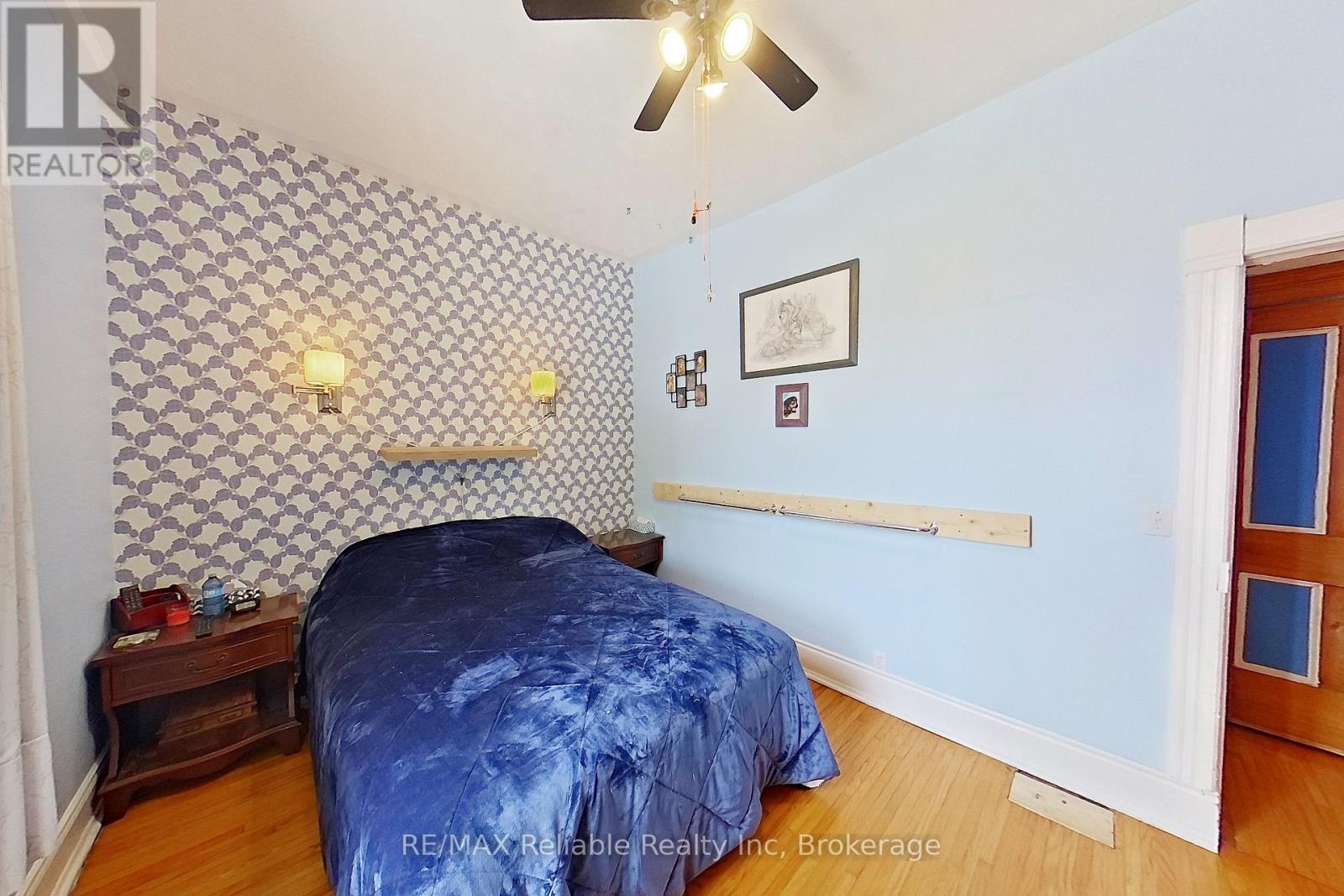 32 RATTENBURY STREET W - 21
