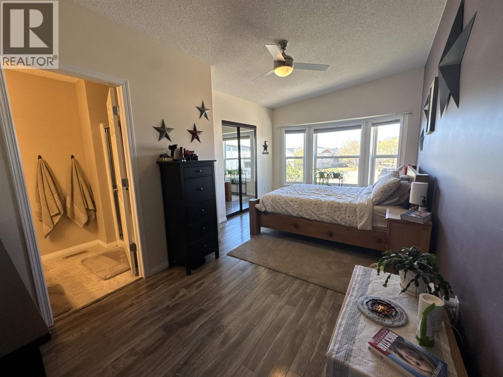 9616 FAIRWAY AVENUE - 8