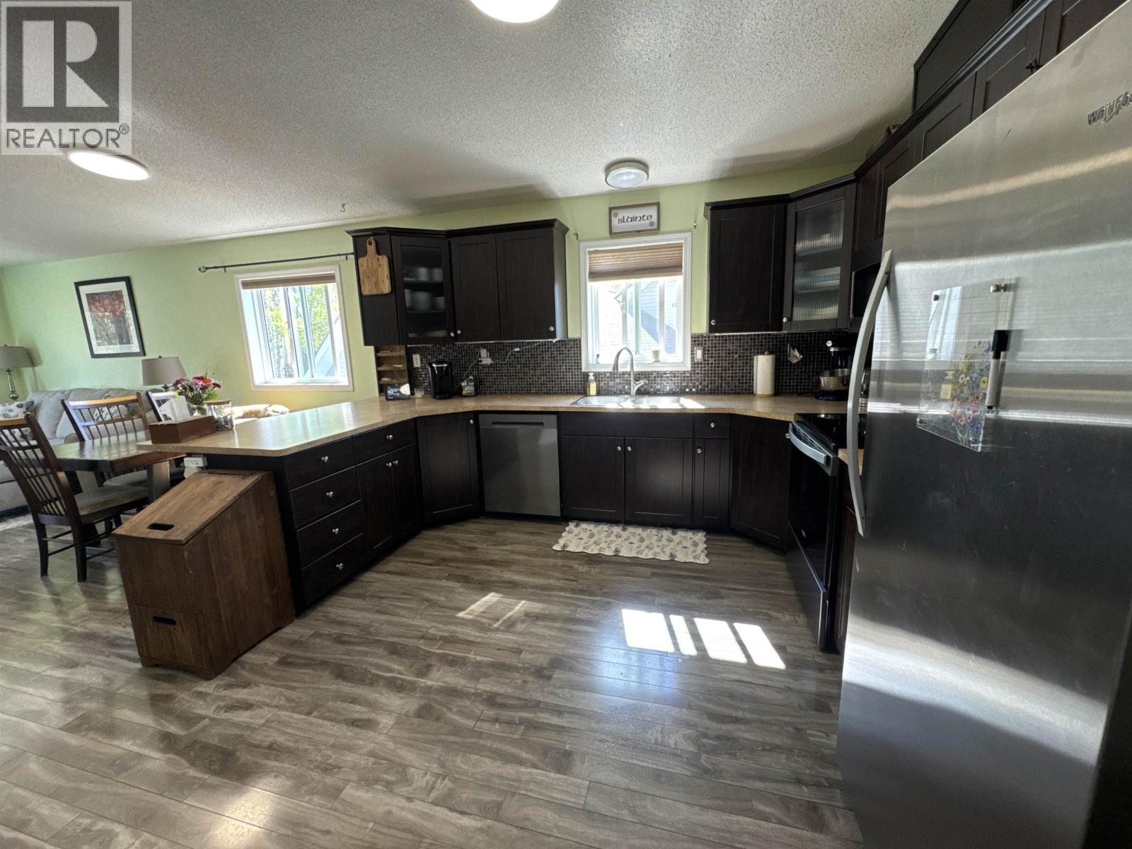 9616 FAIRWAY AVENUE - 3