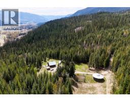 1425 Bobbie Burns Road, Lumby, BC V0E2C4 Photo 32