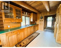 1425 Bobbie Burns Road, Lumby, BC V0E2C4 Photo 24