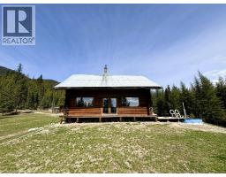 1425 Bobbie Burns Road, Lumby, BC V0E2C4 Photo 18