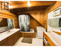 1425 Bobbie Burns Road, Lumby, BC V0E2C4 Photo 36