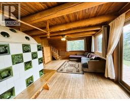 Kitchen - 1425 Bobbie Burns Road, Lumby, BC V0E2C4 Photo 7