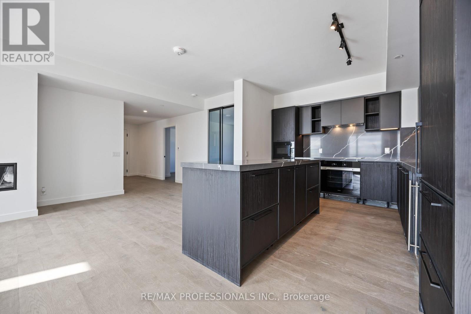 #1203 1050 EASTERN AVENUE - 12