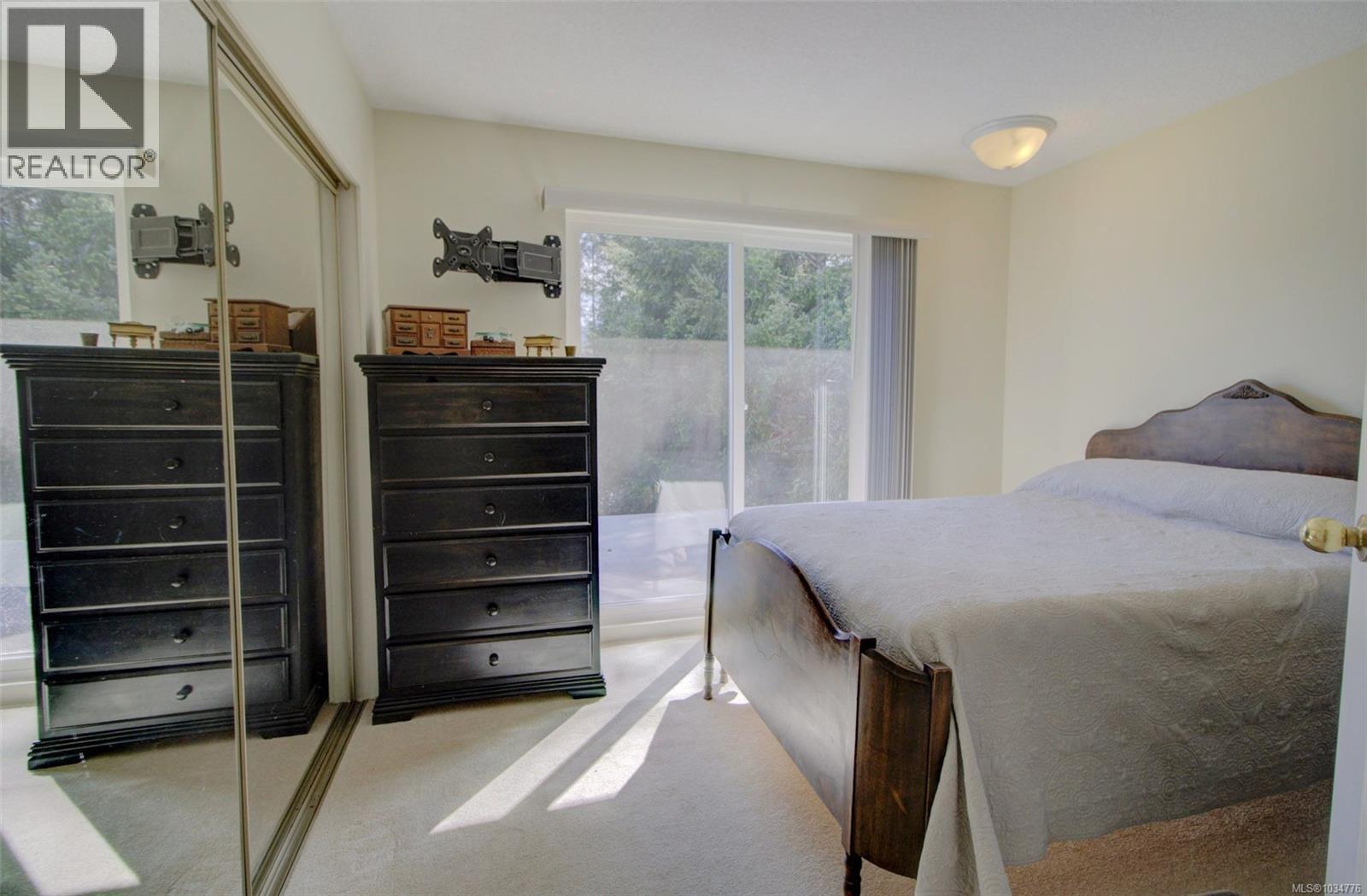 414 Donner Dr - 19