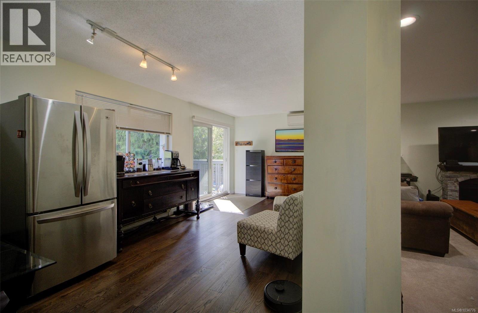 414 Donner Dr - 13