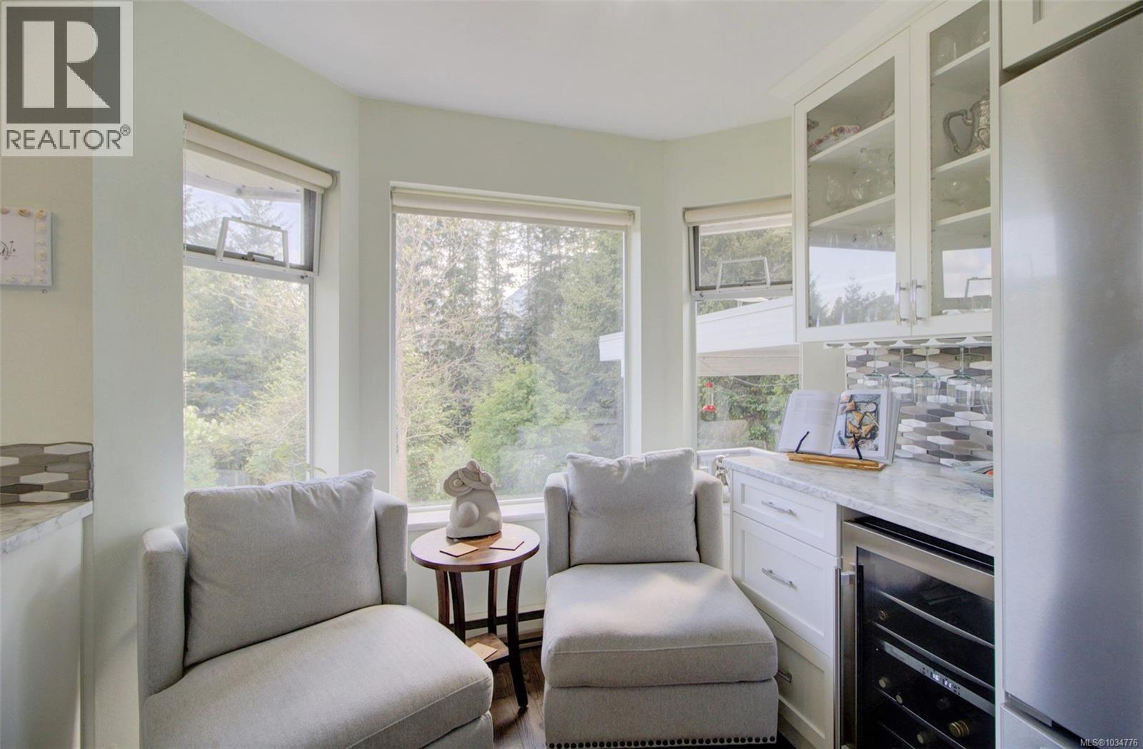 414 Donner Dr - 5