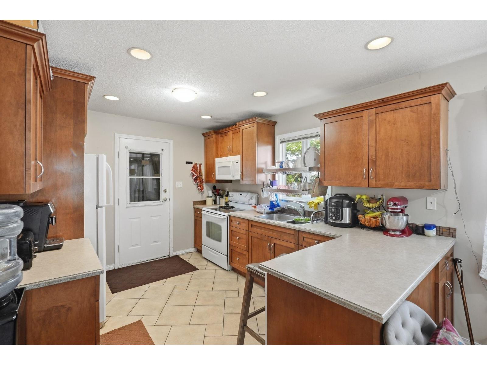 11470 95 Avenue, Delta