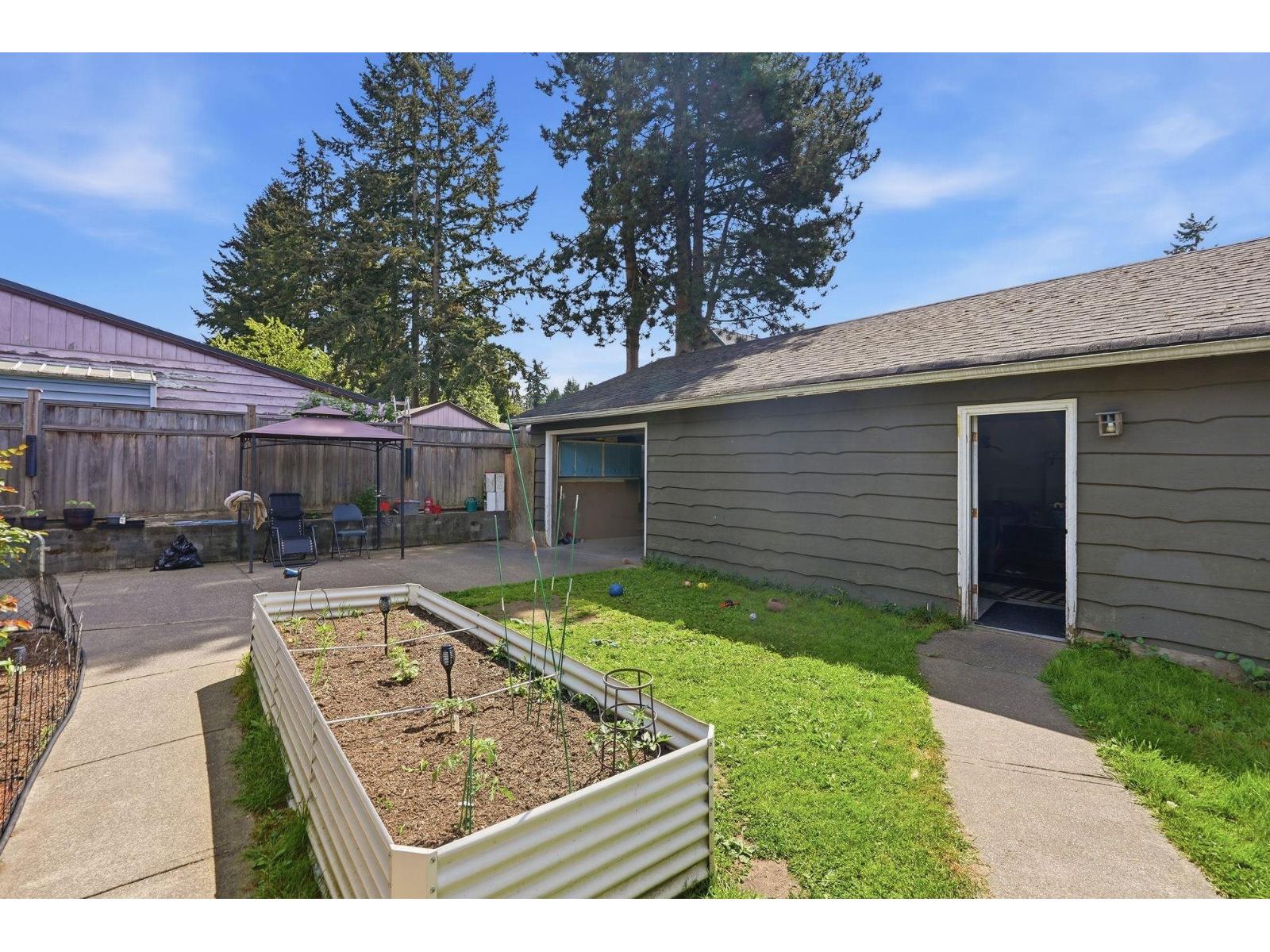 11470 95 Avenue, Delta