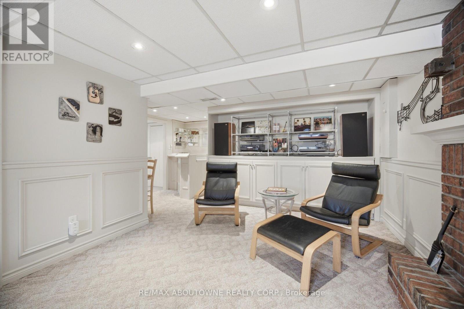 41 PLAINSMAN ROAD - 42