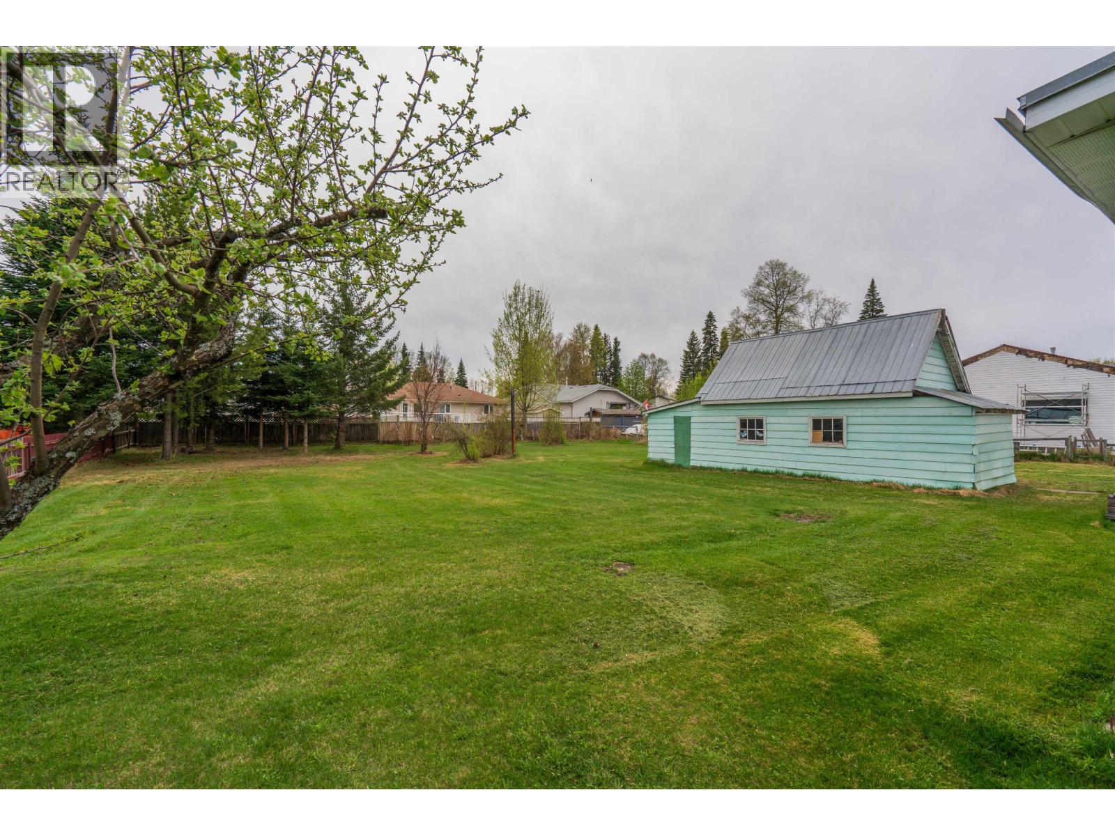 Photo 9 of 18 — 3183 AUSTIN ROAD · Prince George, BC