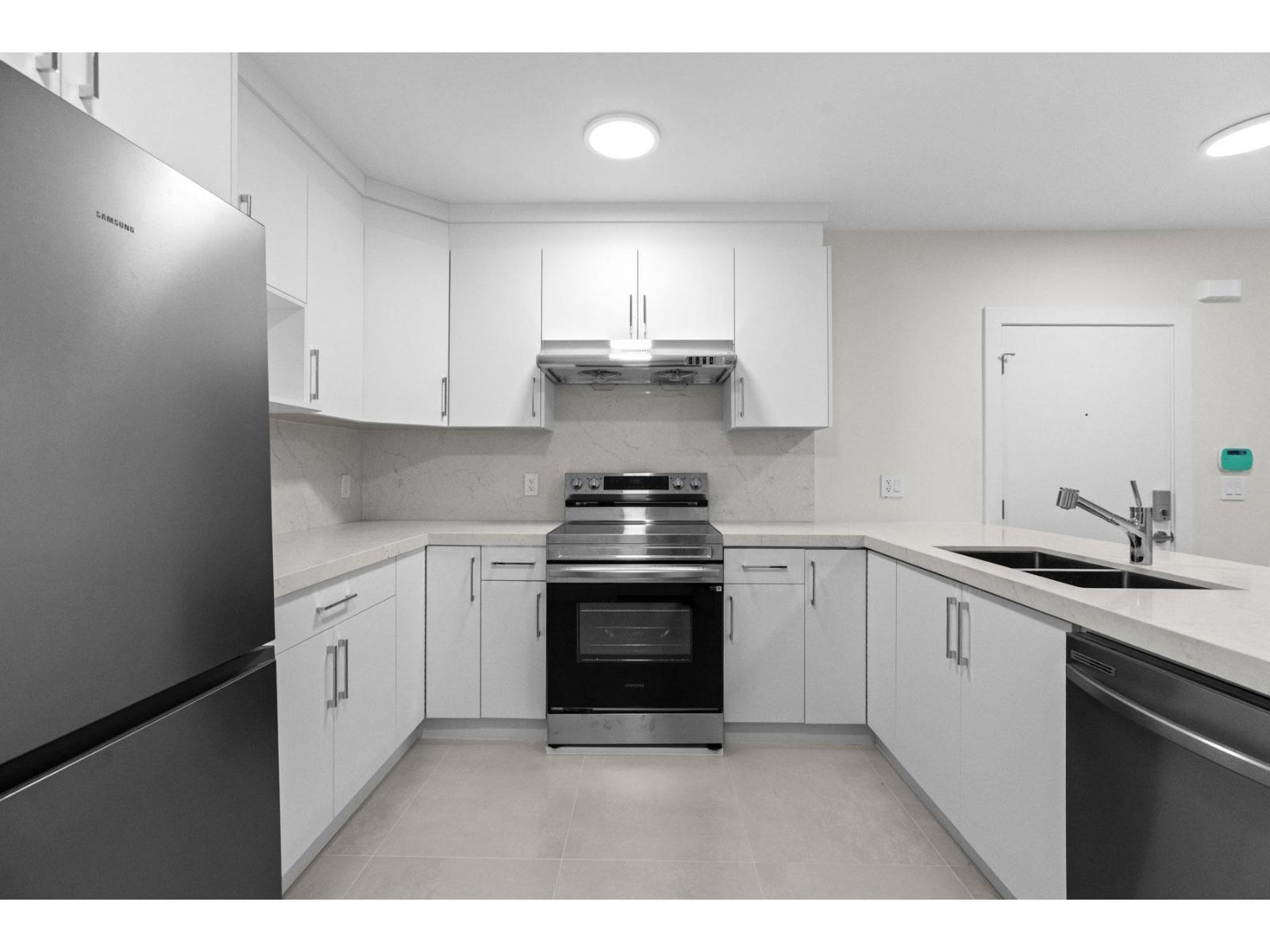 14799 OXENHAM AVENUE, White Rock
