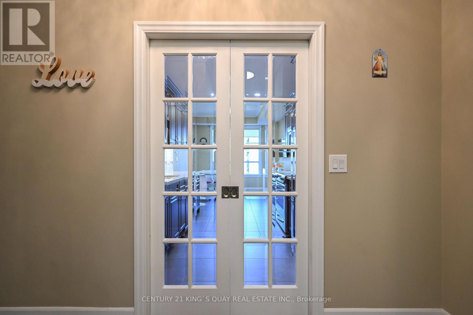 #305 23 REAN DRIVE - 16
