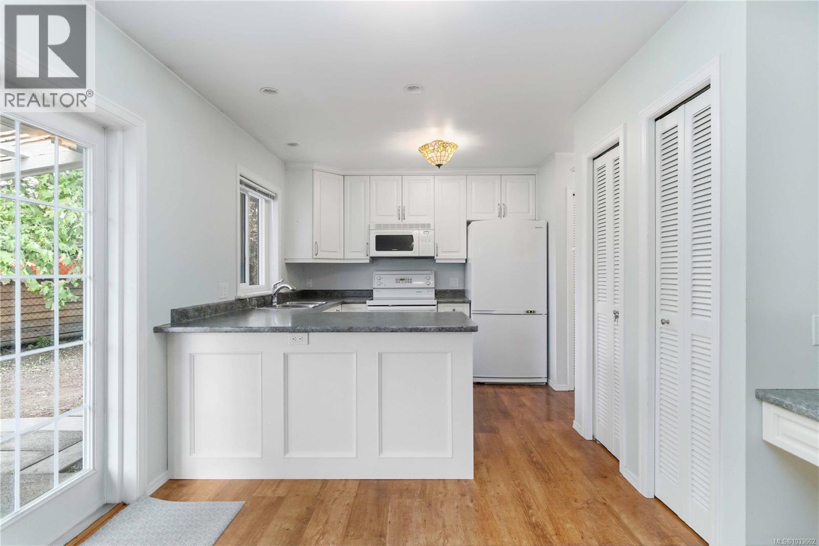 2626 Ernhill Dr - 9