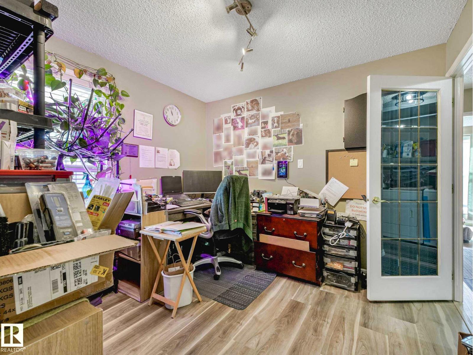 1102 SADDLEBACK RD NW, Edmonton