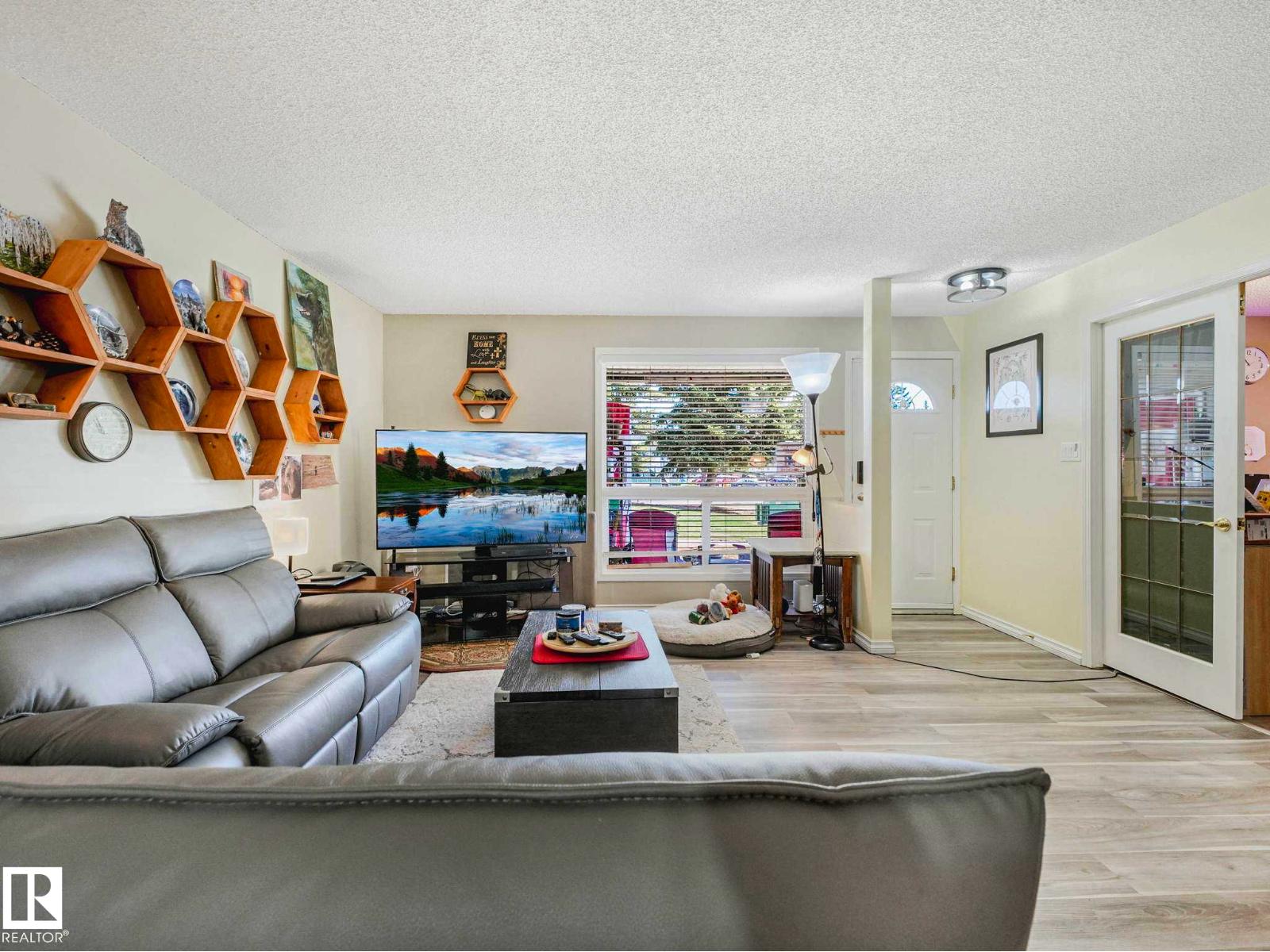 1102 SADDLEBACK RD NW, Edmonton