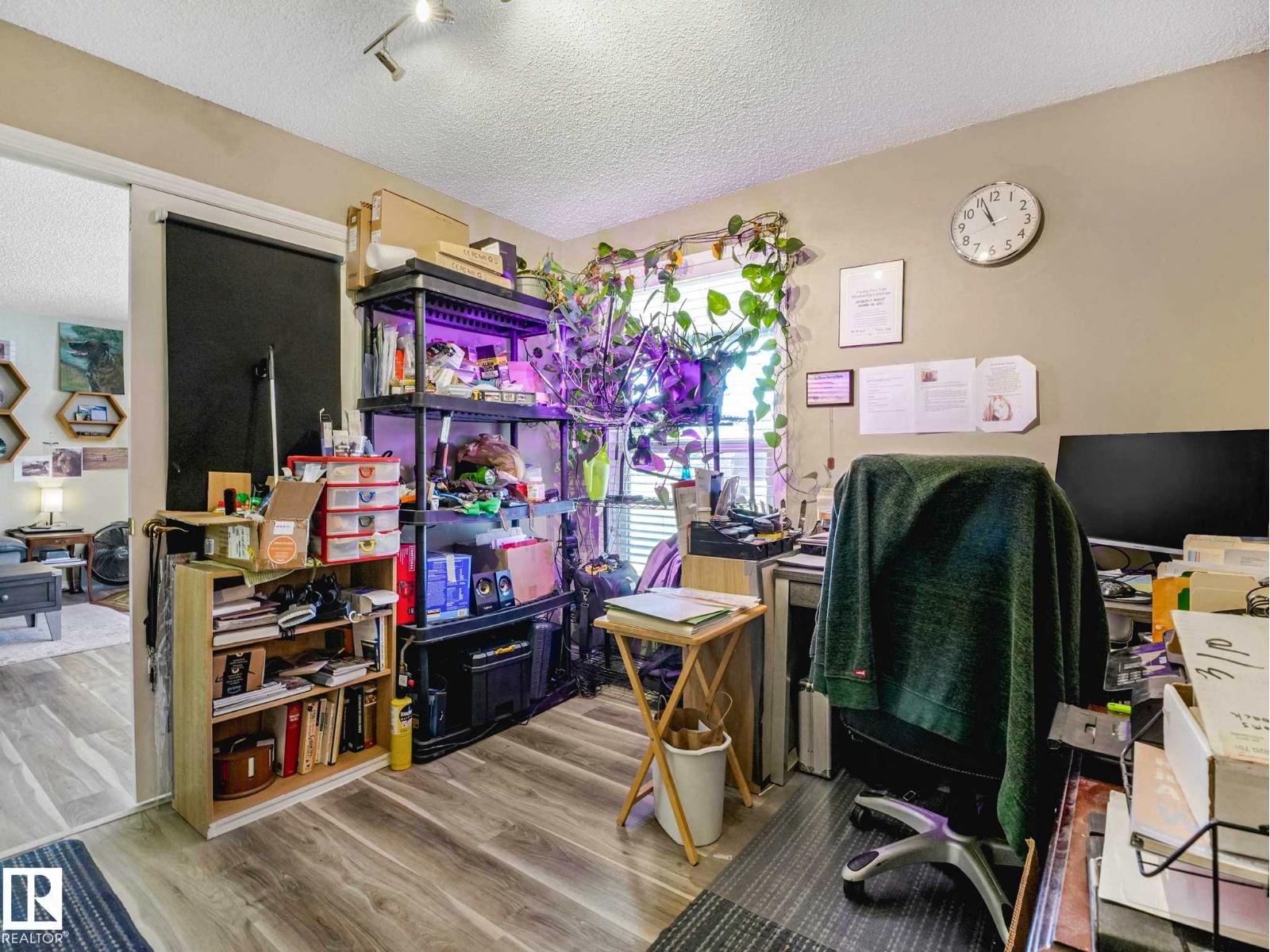 1102 SADDLEBACK RD NW, Edmonton
