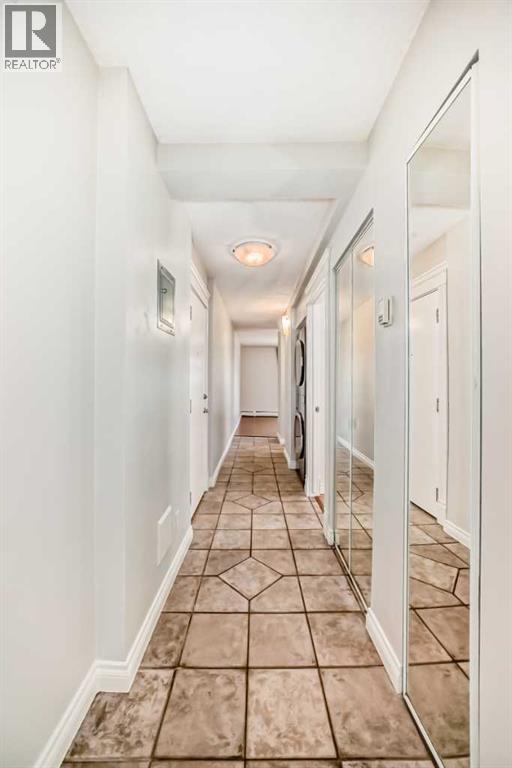 #303 835 18 Avenue SW - 35