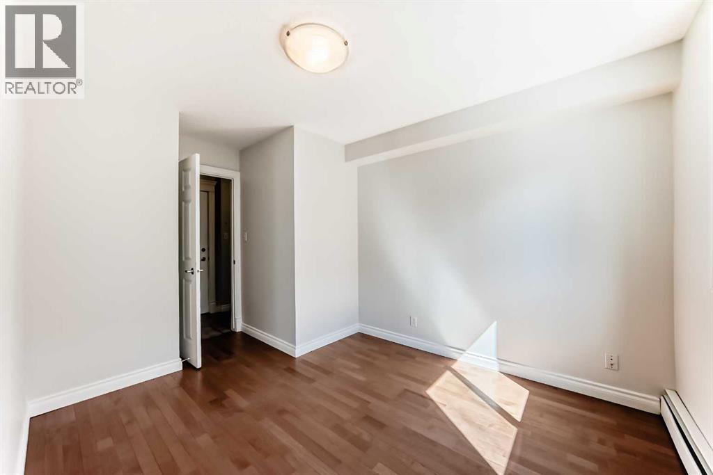 #303 835 18 Avenue SW - 32