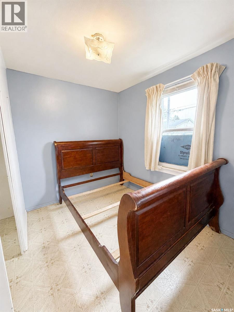 1915 15th STREET W - 8