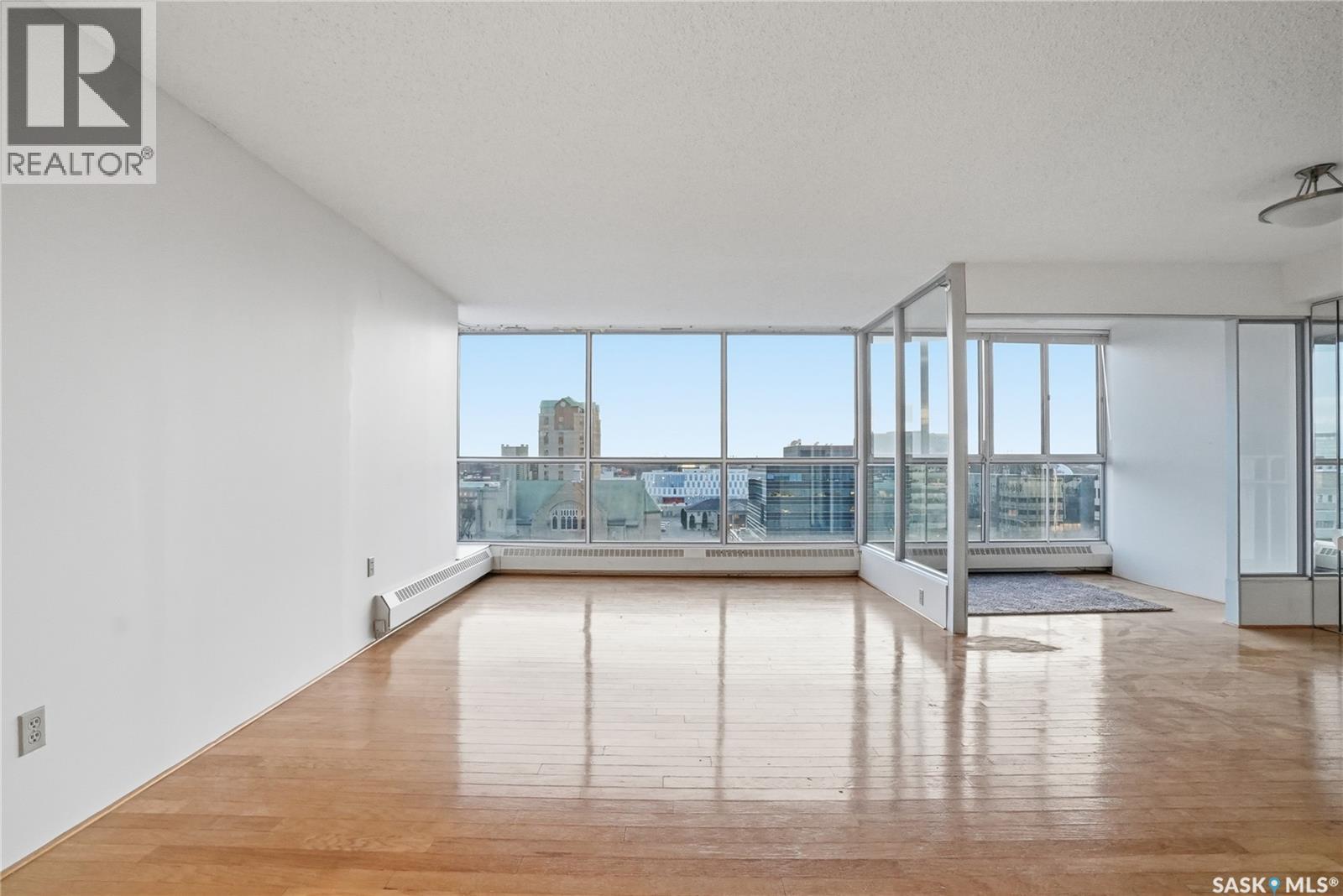 #905 315 5th AVENUE N - 1
