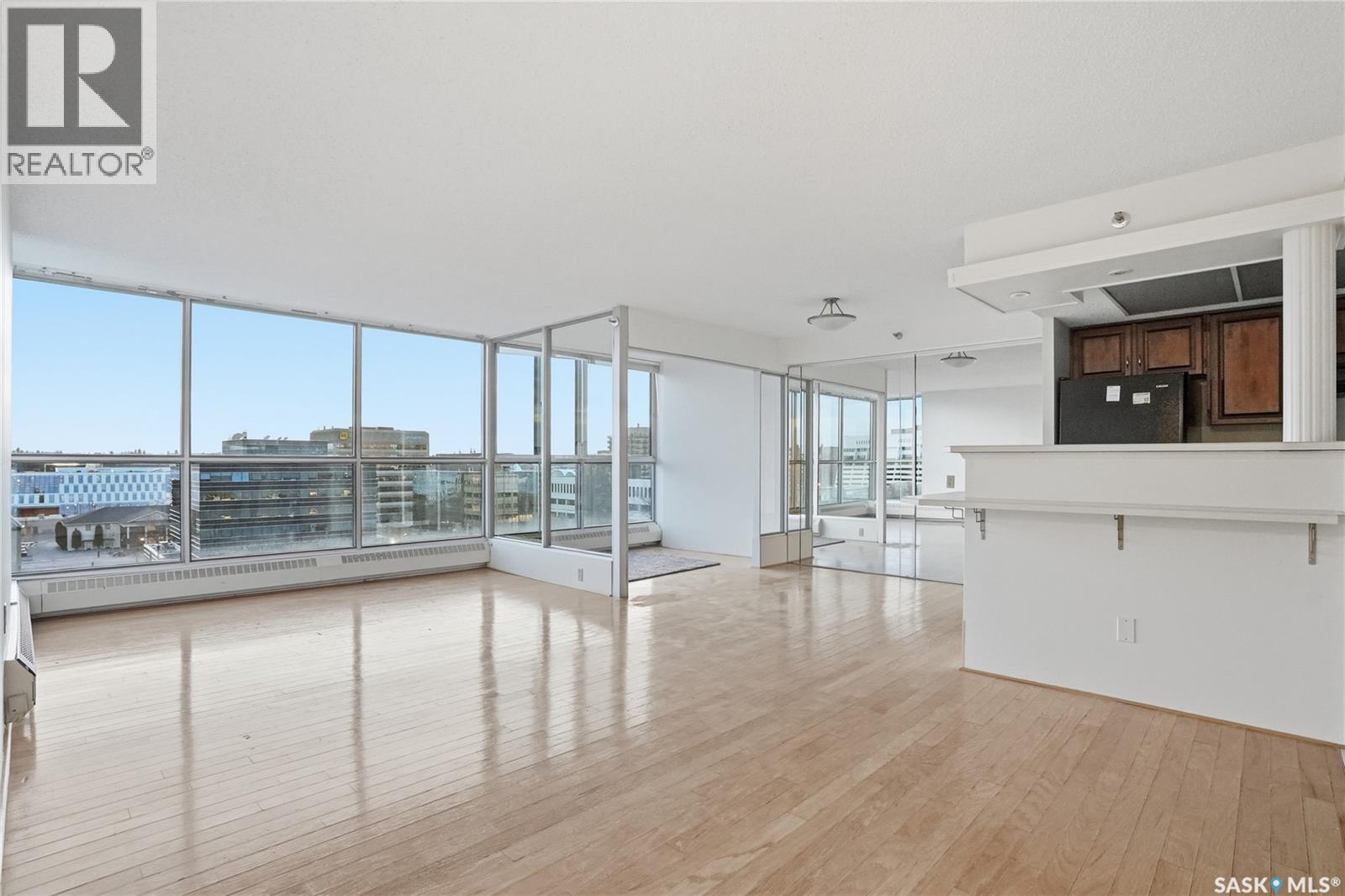 #905 315 5th AVENUE N - 6