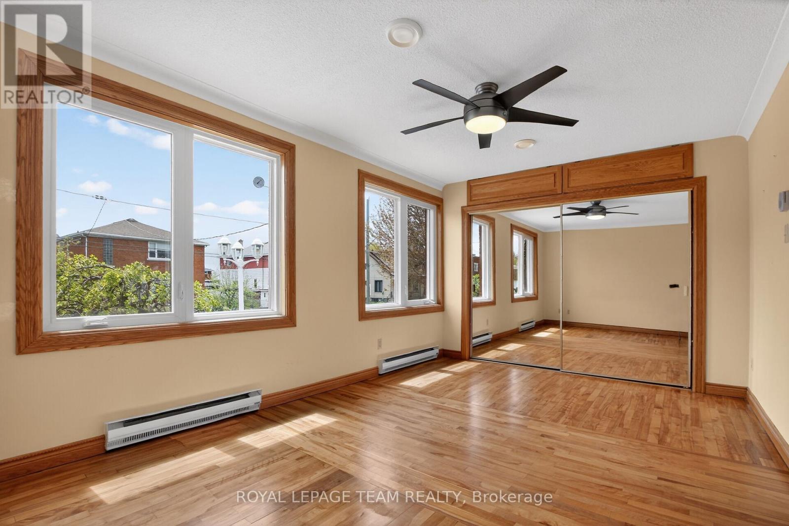 77 WEST PRESLAND ROAD - 16