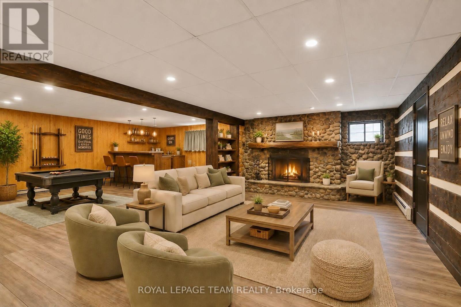77 WEST PRESLAND ROAD - 20