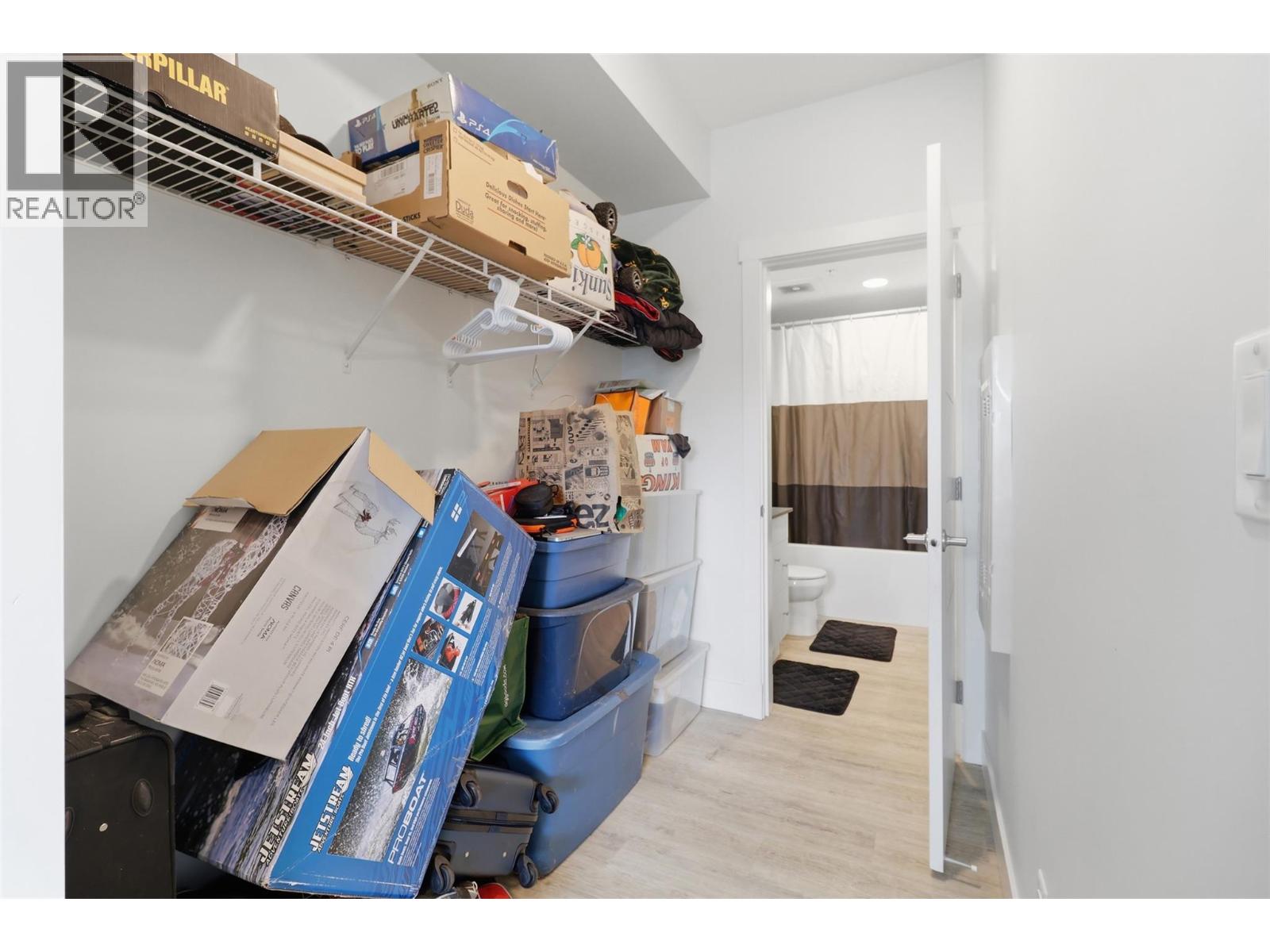 #301 107 YEW Street - 23