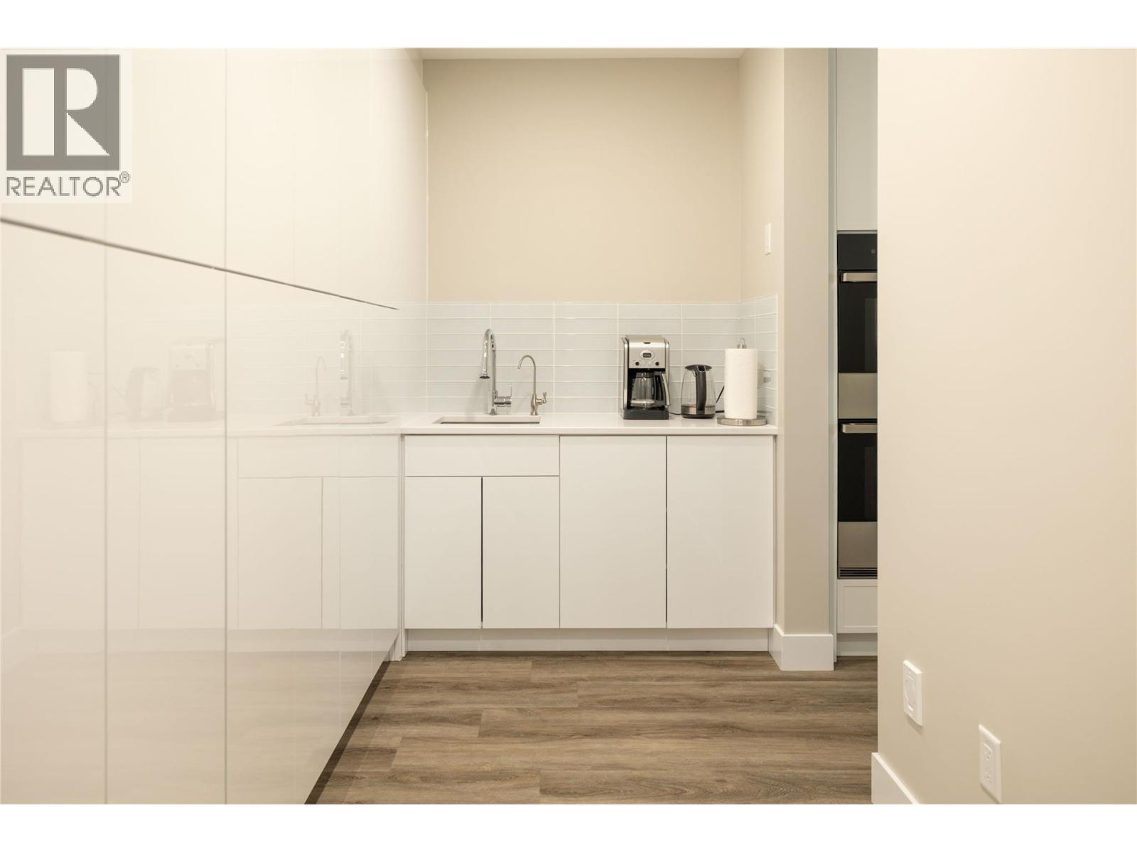 274 Summer Wood Drive, Kelowna