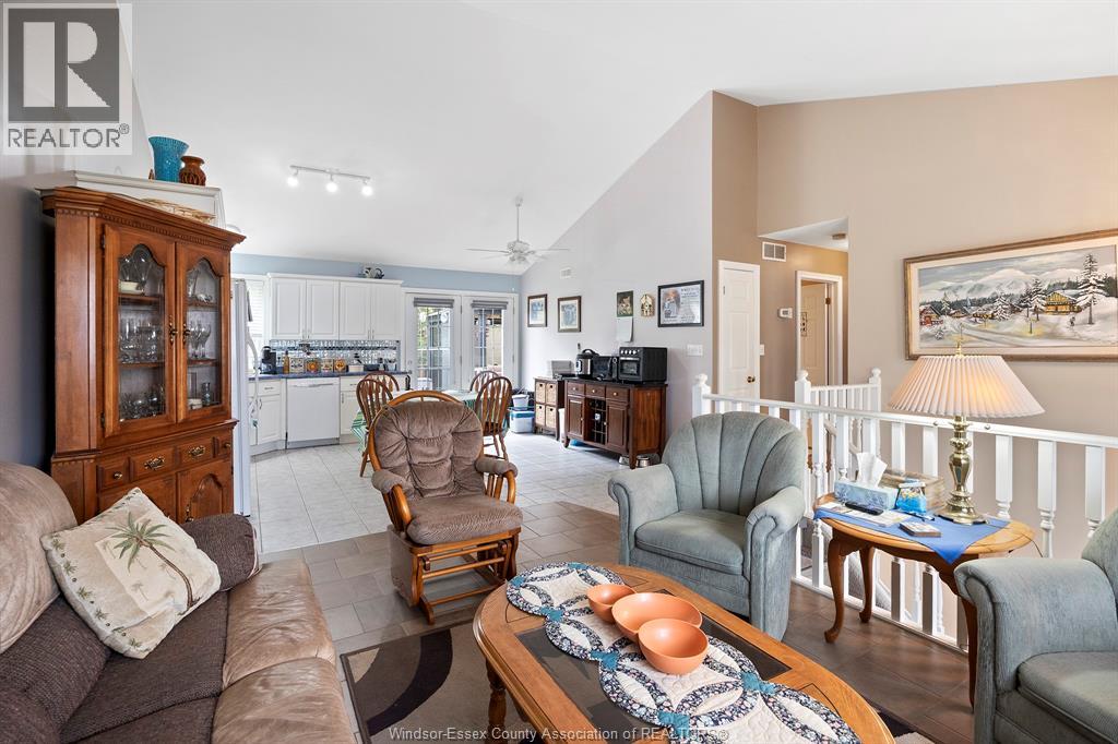 150 ROSEANN DRIVE - 4