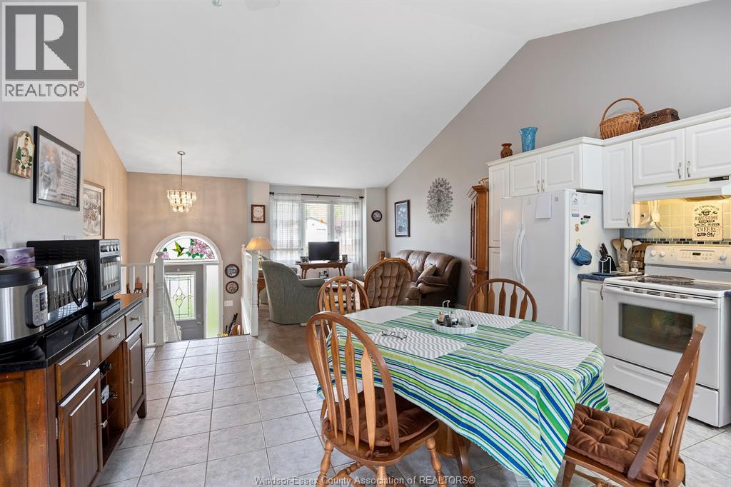 150 ROSEANN DRIVE - 6
