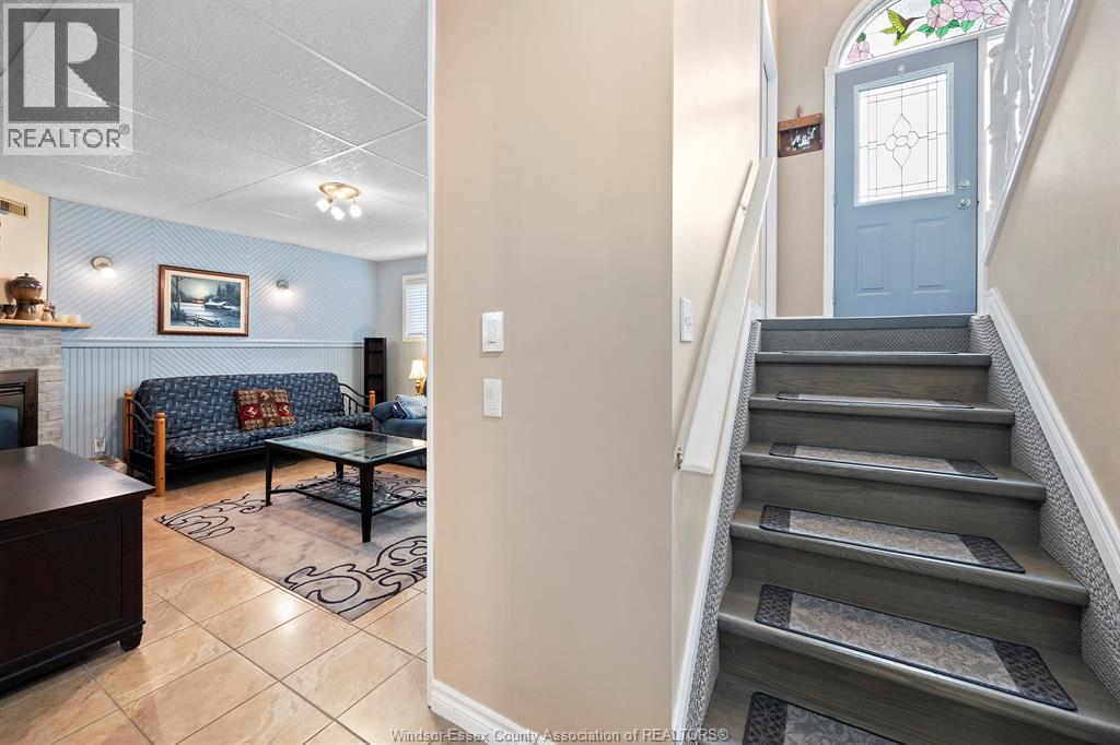150 ROSEANN DRIVE - 17