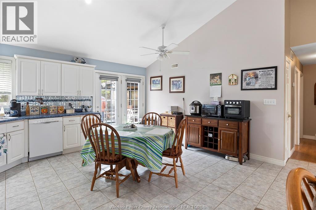 150 ROSEANN DRIVE - 7