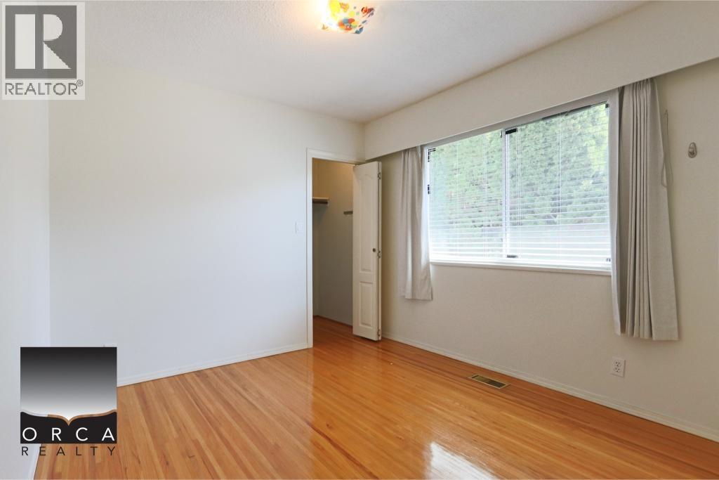 5 Bed, 3 Bath House for Rent in Burnaby – 7755 JENSEN PLACE, Burnaby - Image 2