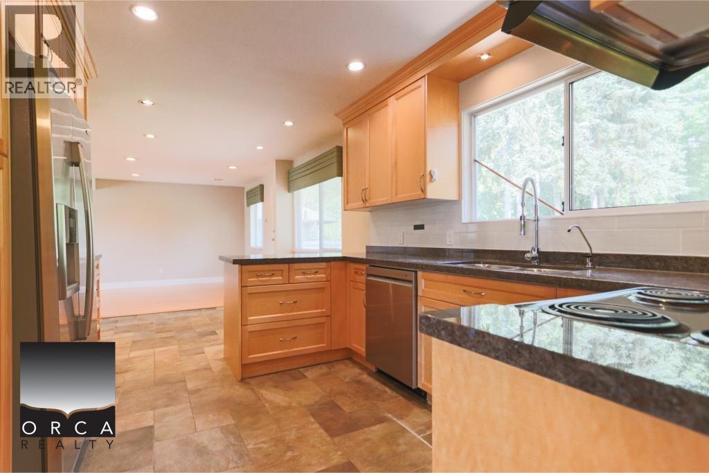 5 Bed, 3 Bath House for Rent in Burnaby – 7755 JENSEN PLACE, Burnaby - Image 7
