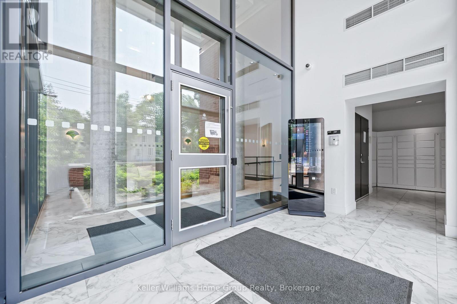 #2402 15 WELLINGTON STREET S - 4