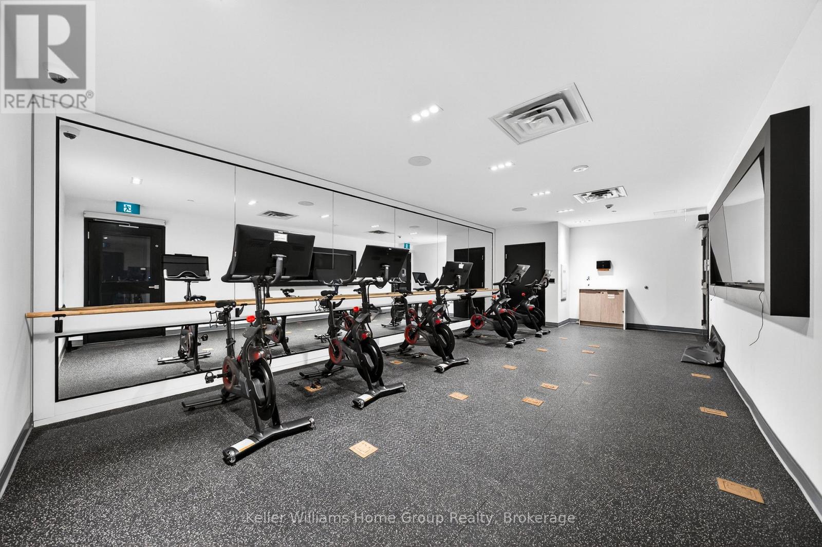 #2402 15 WELLINGTON STREET S - 40
