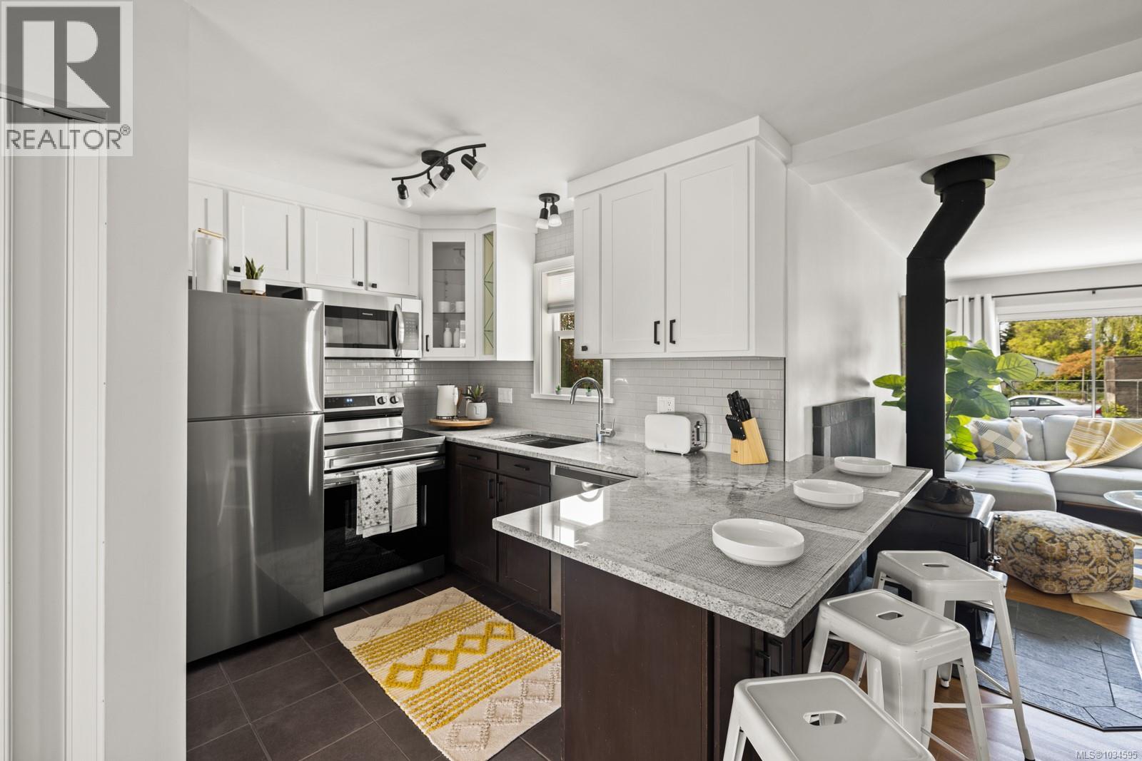 489 Grafton St - 4