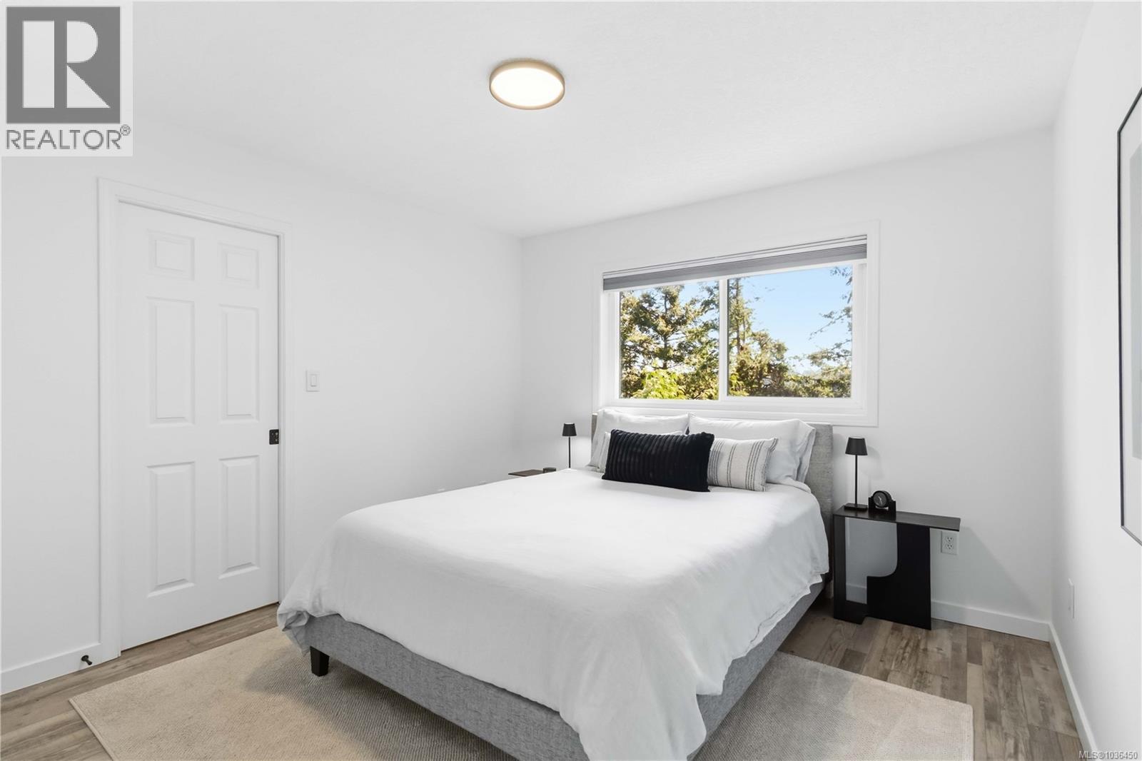 3291 Mary Anne Cres - 15