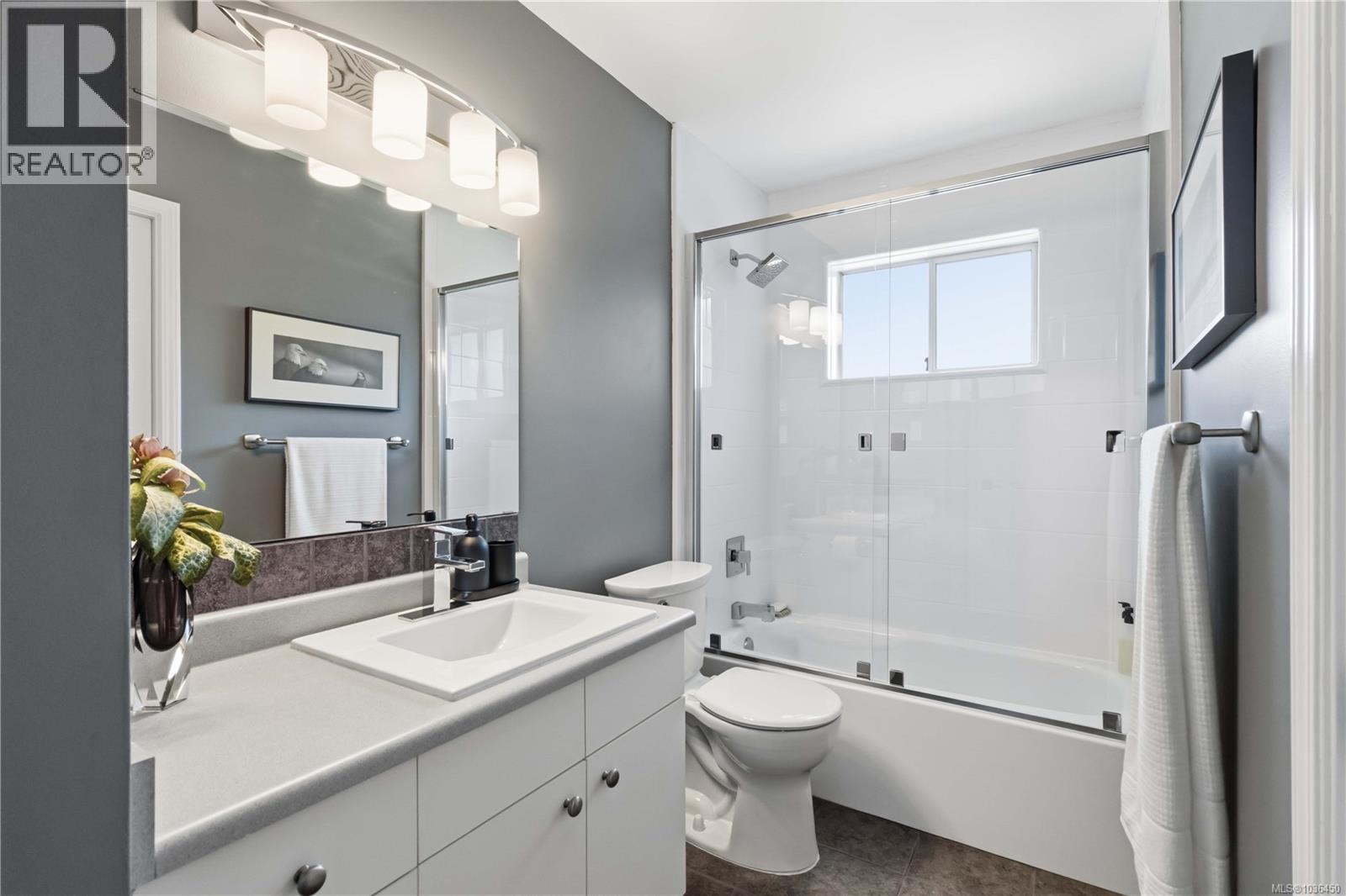 3291 Mary Anne Cres - 16
