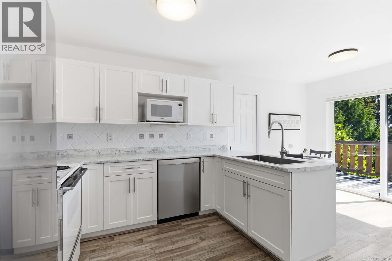 3291 Mary Anne Cres - 3